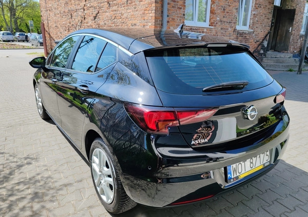 Opel Astra cena 55800 przebieg: 94000, rok produkcji 2019 z Karczew małe 232